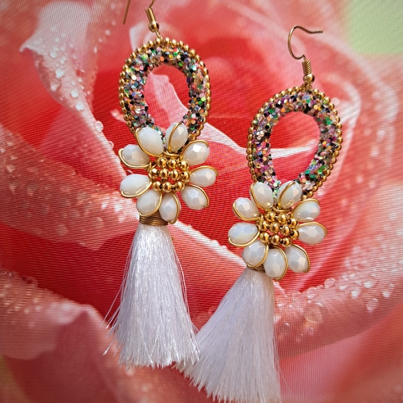 Earrings 100% handmade white color - Picture 3 of 3